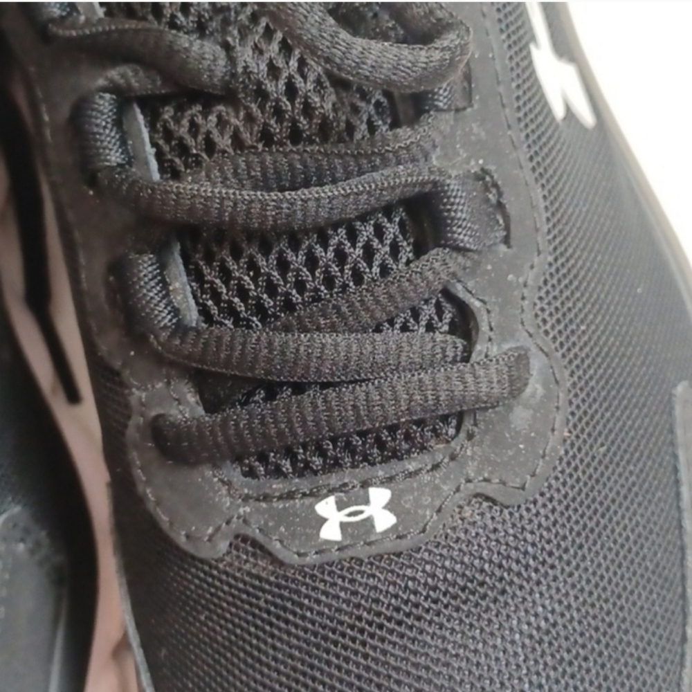 Under Armour Black Running Shoes - Picture 12 of 13